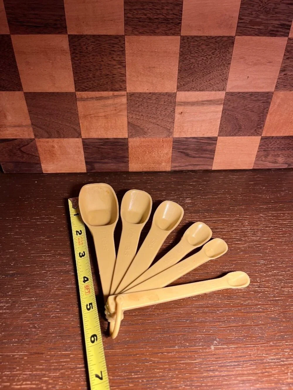 Vintage Retro Yellow Plastic Measuring Spoons A840